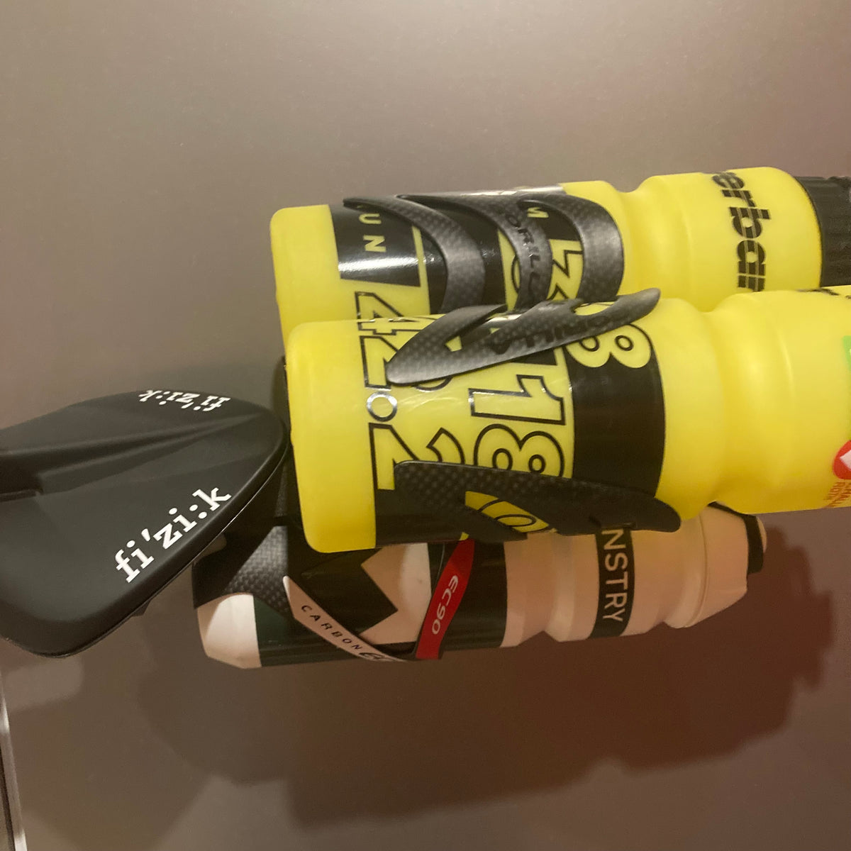 Fizik Aeris / Arione Flaschenhalterung Sattel
